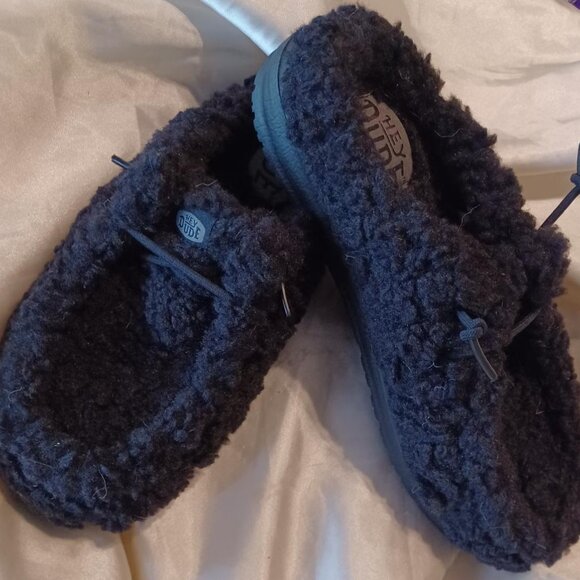 NWOT Hey Dude Black Wendy Faux Shearling Slippers - Picture 1 of 6